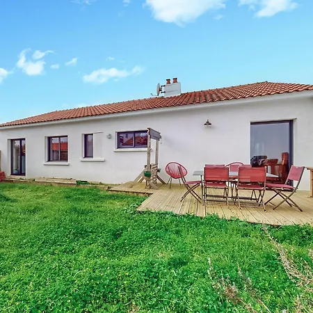Gorgeous Home In Bretignolles-Sur-Mer *