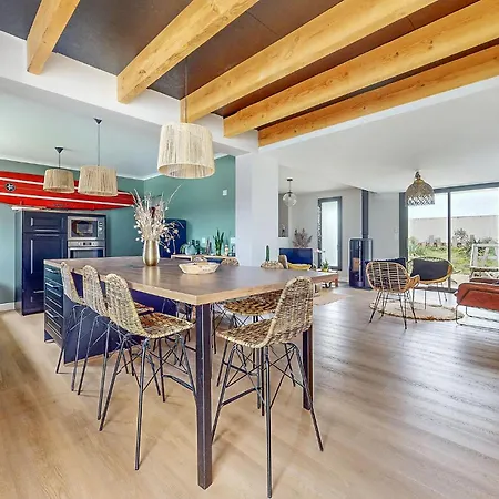 Gorgeous Home In Bretignolles-Sur-Mer Feriehus
