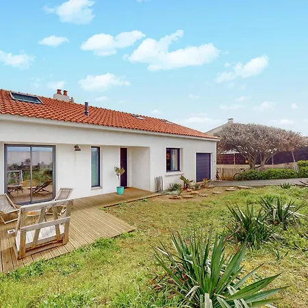 Gorgeous Home In Bretignolles-Sur-Mer Brétignolles-sur-Mer